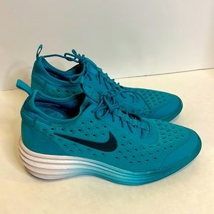 Nike size 10 Lunarlon